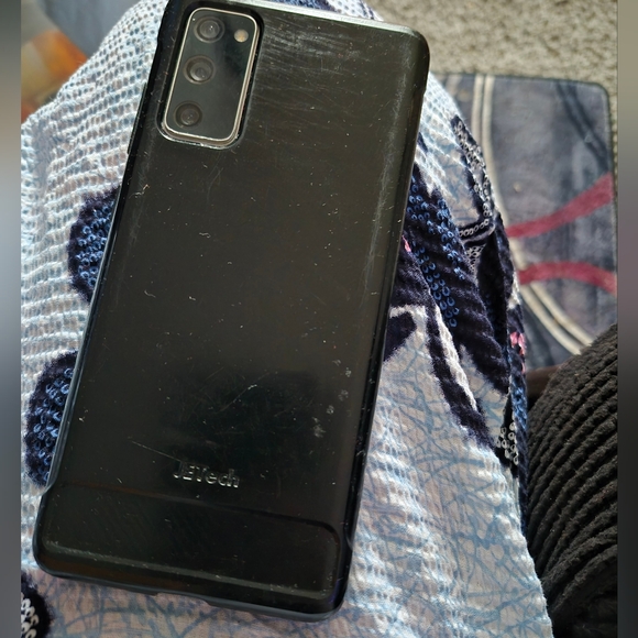 Samsung Galaxy S20 FE Unlocked From AT&T Black Smartphone with Case Included - Picture 3 of 5